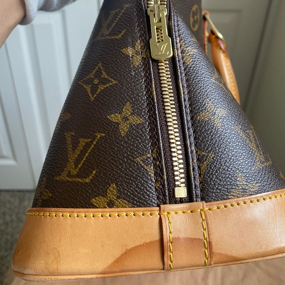 LV Alma Monogram - Picture 12 of 15